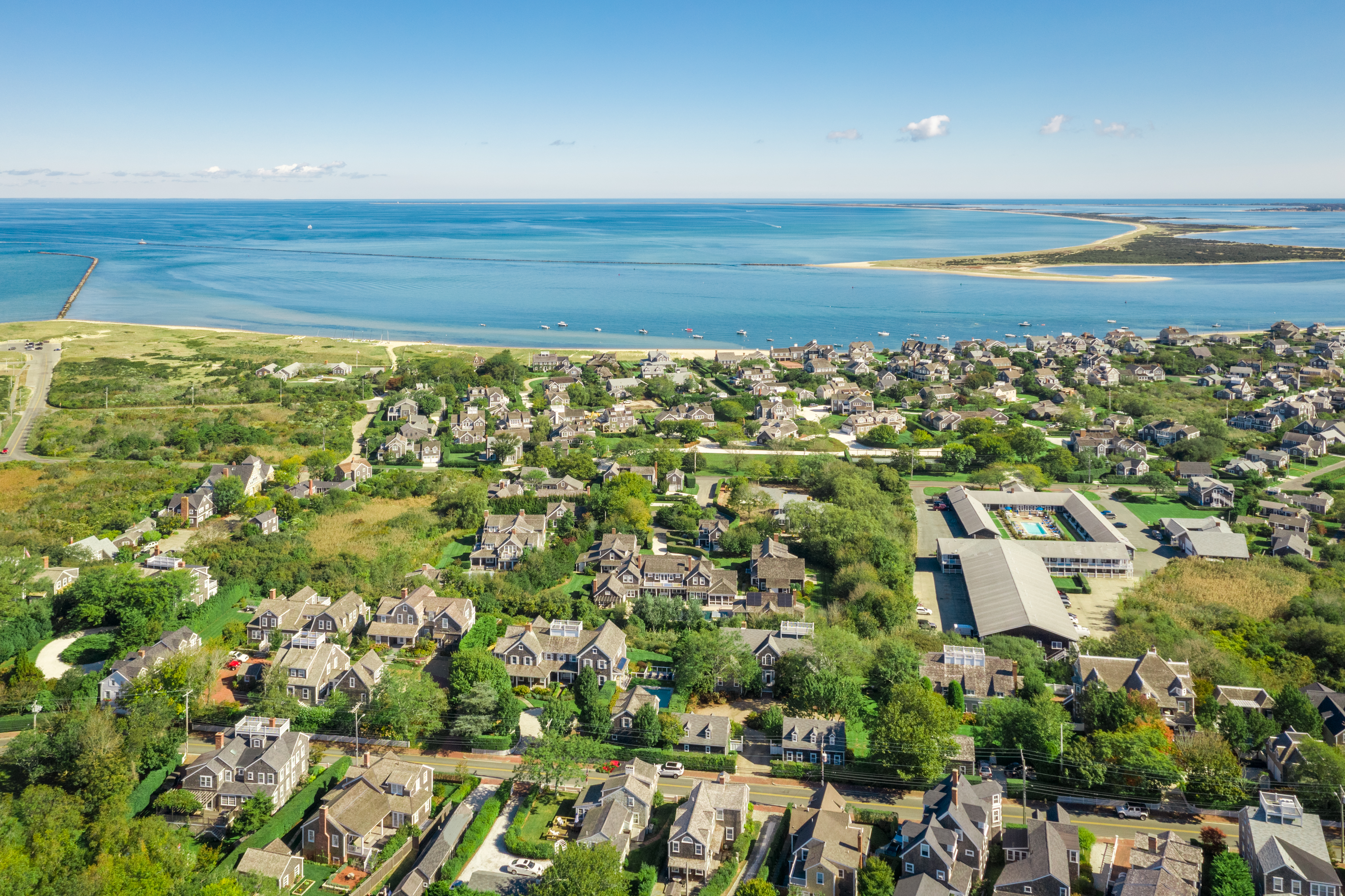 33 Cliff Road Nantucket, MA 02554 - Photo 16 of 84