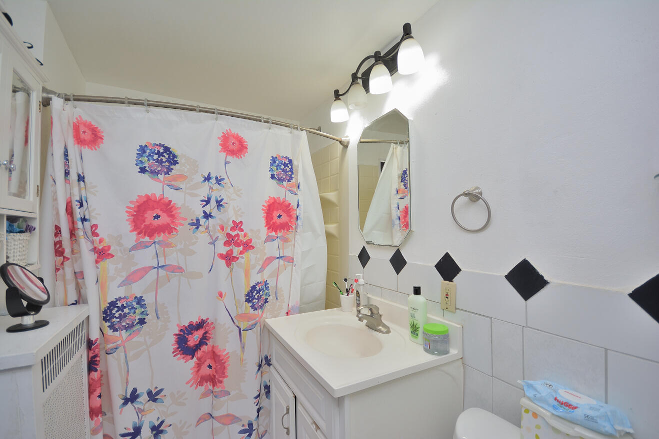 2148 South 33rd Street, Unit A Milwaukee, WI 53215 - Photo 15 of 20 Lower bath