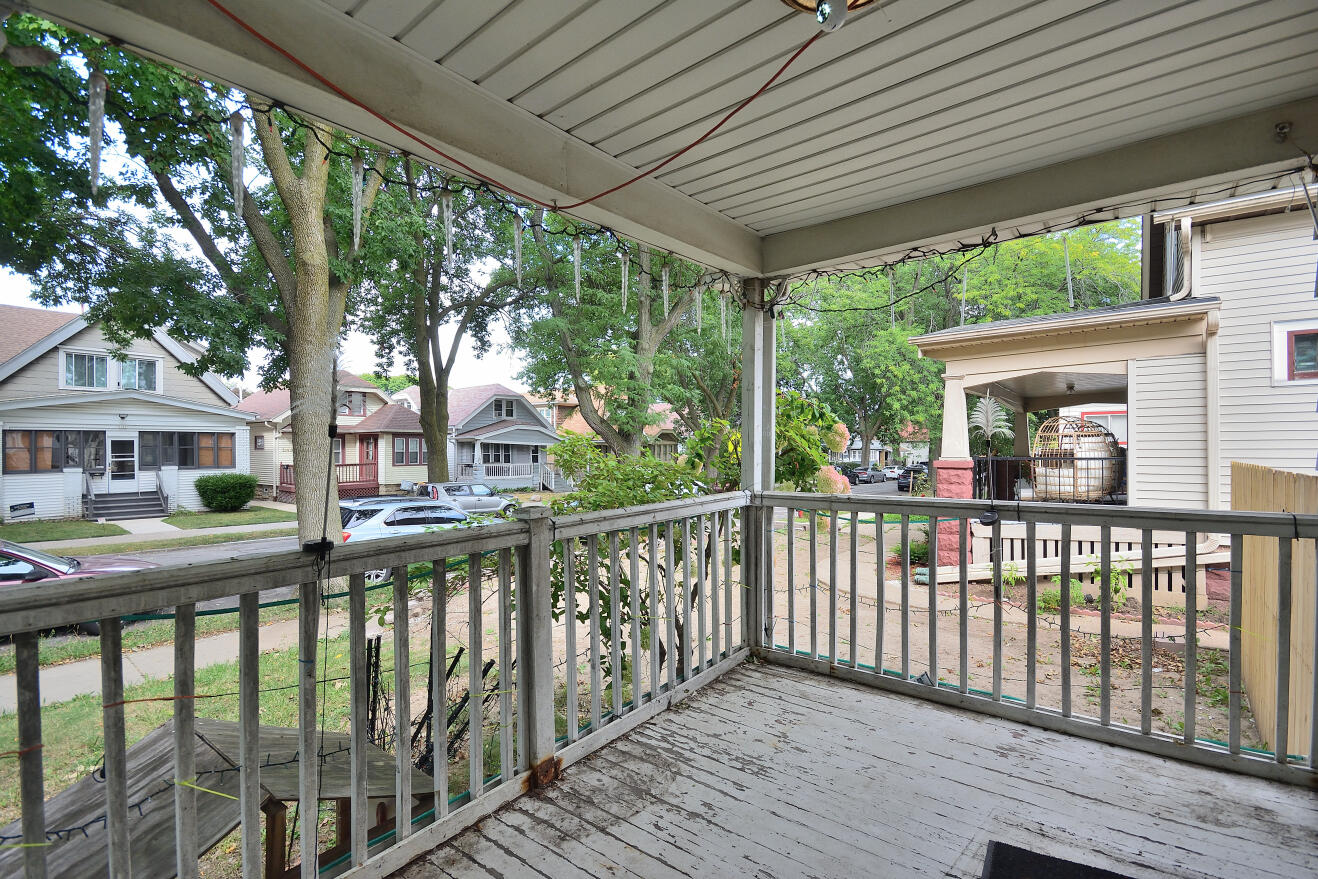 2148 South 33rd Street, Unit A Milwaukee, WI 53215 - Photo 19 of 20 Porch