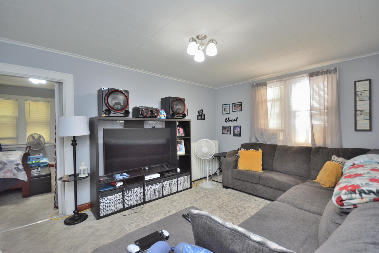 2148 South 33rd Street, Unit A Milwaukee, WI 53215 - Photo 2 of 20 Upper dining room