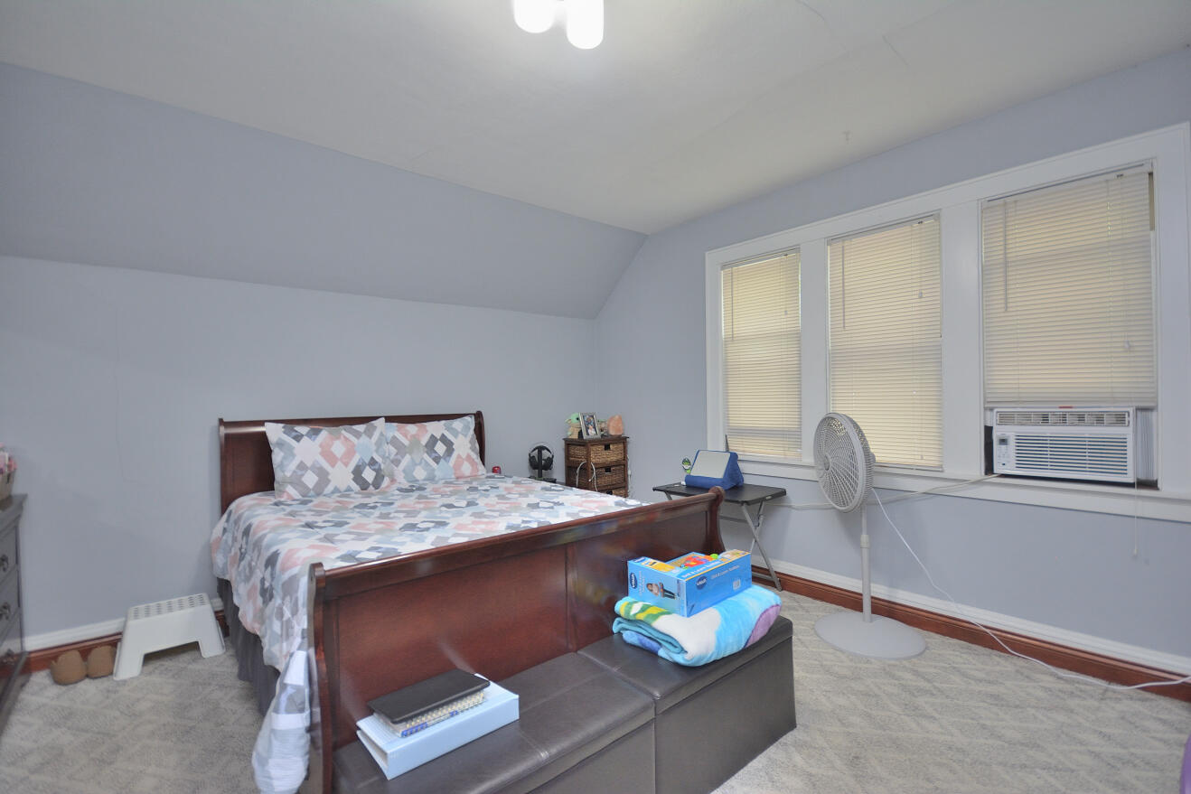 2148 South 33rd Street, Unit A Milwaukee, WI 53215 - Photo 6 of 20 Upper Living room