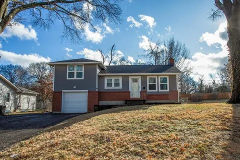 $285,000 | 13519 West 90th Place, Lenexa, KS 66215