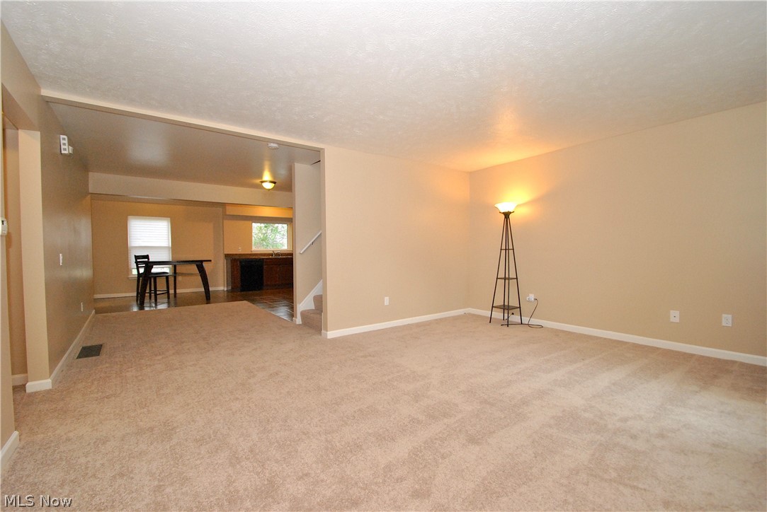 3891 Colony Road South Euclid, OH 44118 - Photo 4 of 34