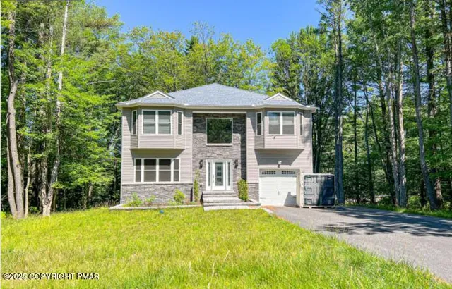 $4,200 | 145 McCauley Avenue, Pocono Pines, PA 18350
