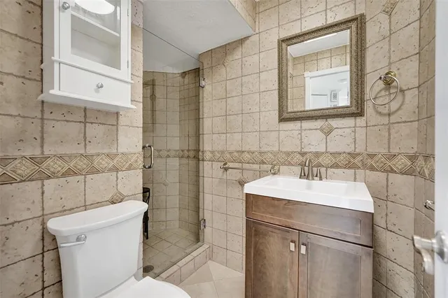 $550,000 | 710 North Ocean Boulevard, Unit 910, Pompano Beach, FL 33062