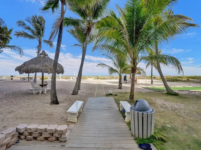 $550,000 | 710 North Ocean Boulevard, Unit 910, Pompano Beach, FL 33062