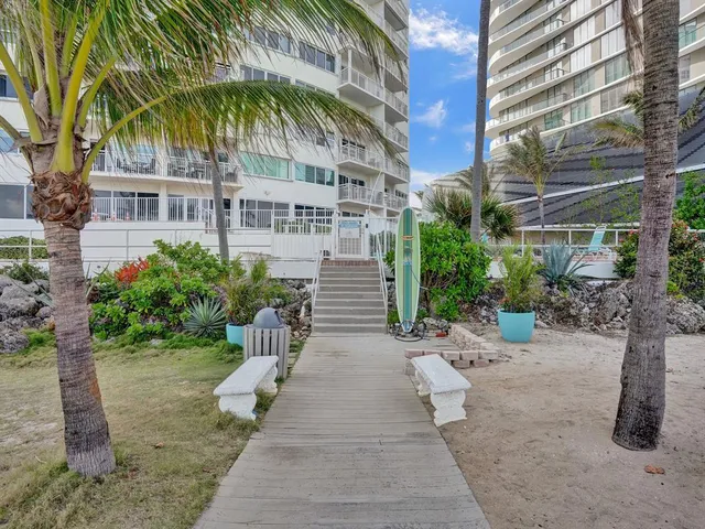 $550,000 | 710 North Ocean Boulevard, Unit 910, Pompano Beach, FL 33062