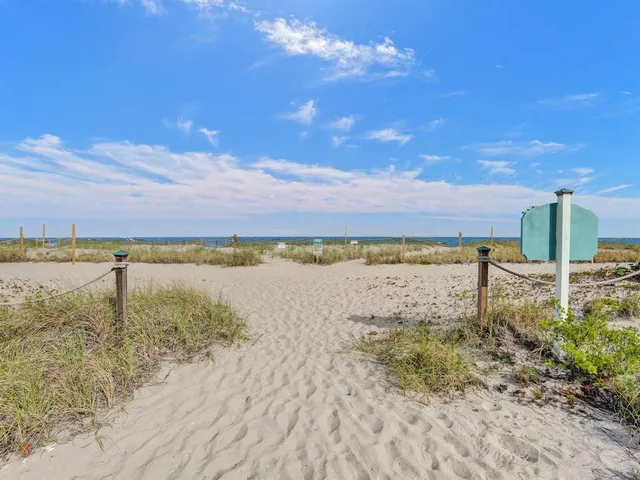 $550,000 | 710 North Ocean Boulevard, Unit 910, Pompano Beach, FL 33062