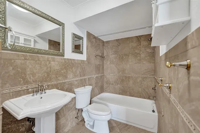 $550,000 | 710 North Ocean Boulevard, Unit 910, Pompano Beach, FL 33062