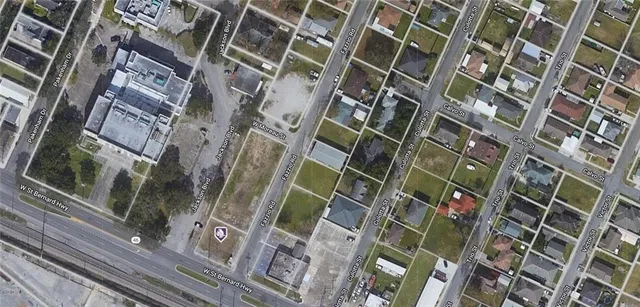 $170,000 | 1001-1007 West St Bernard Highway, Chalmette, LA 70043