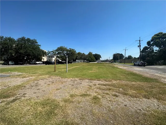 $170,000 | 1001-1007 West St Bernard Highway, Chalmette, LA 70043