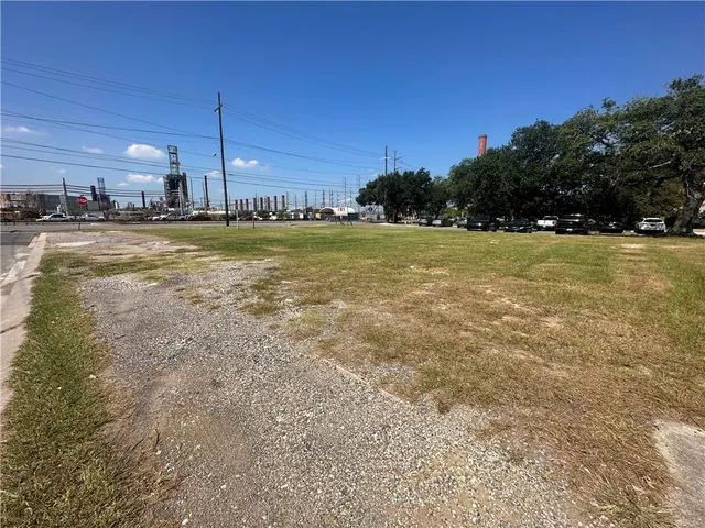$170,000 | 1001-1007 West St Bernard Highway, Chalmette, LA 70043