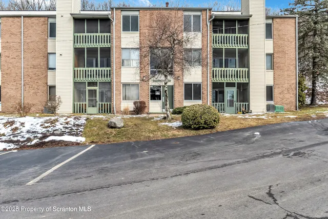 $127,500 | 1712 Summit Pointe, Scranton, PA 18508