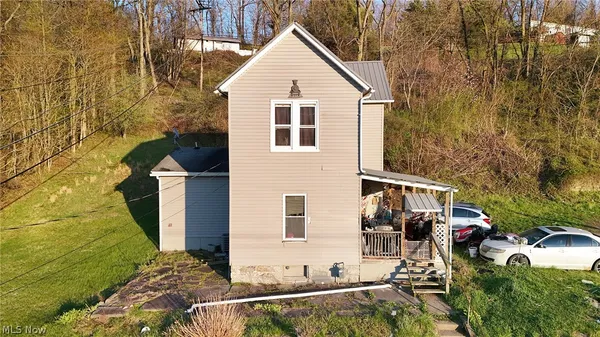 $94,900 | 1016 Collins Memorial Drive, Chester, WV 26034