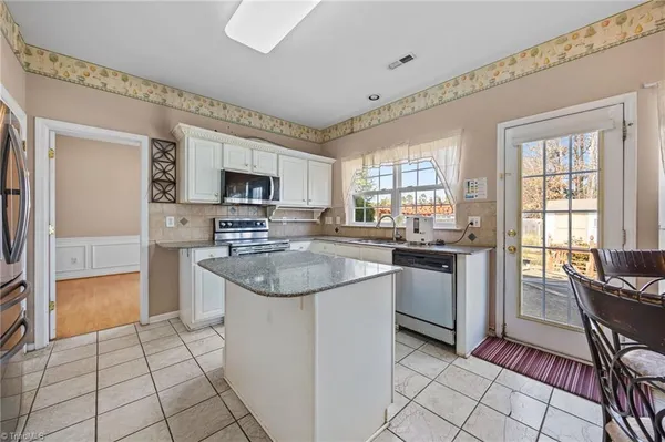 $325,000 | 3310 Cherrybrook Drive, Jamestown, NC 27282