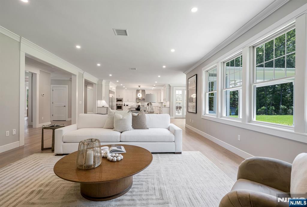 520 Clinton Avenue Wyckoff, NJ 07481 - Photo 15 of 50