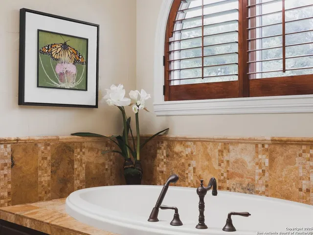 $2,850,000 | 810 Garraty Hill, San Antonio, TX 78209