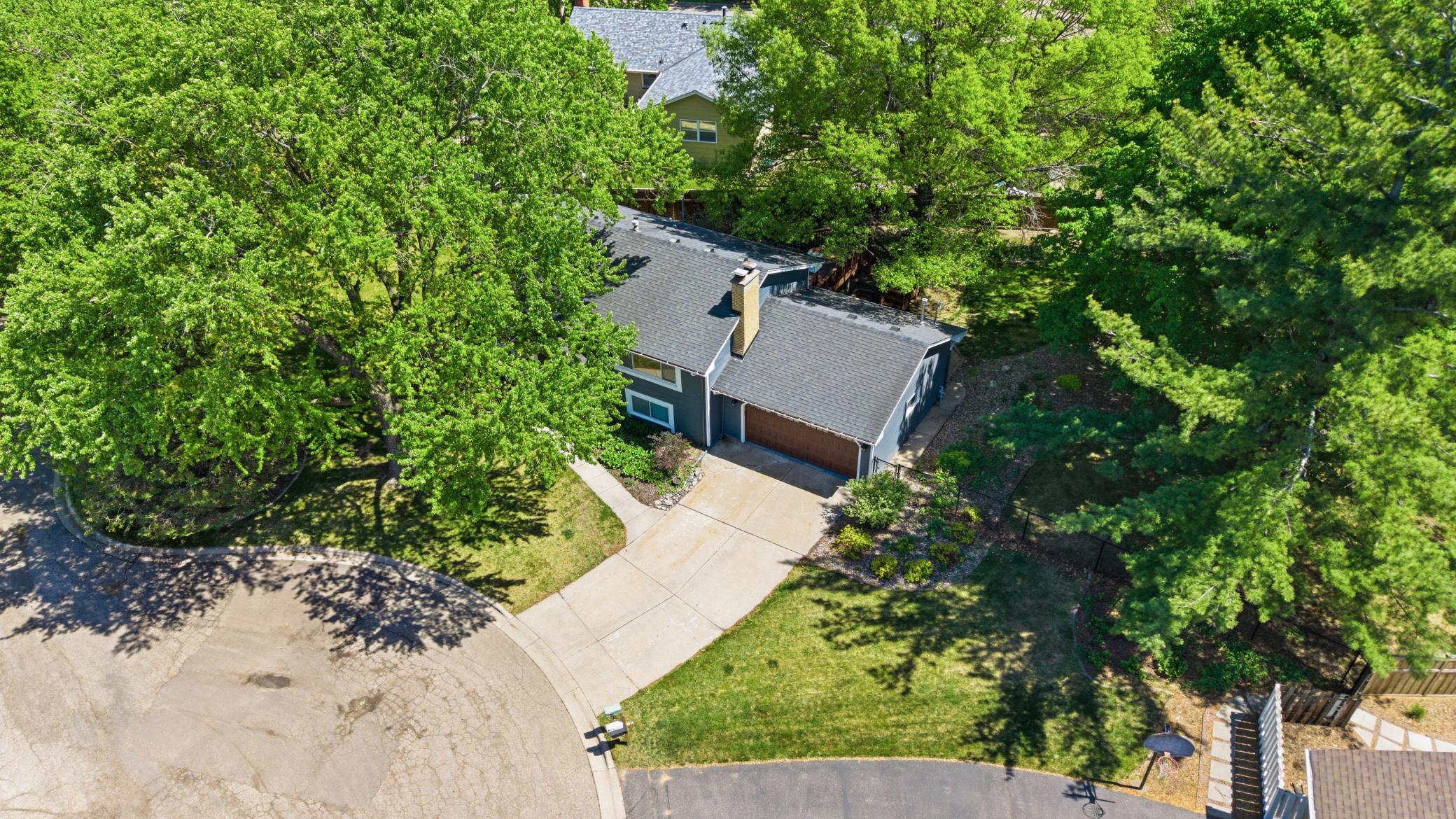 311 Eagle Ridge Circle Burnsville, MN 55337 - Photo 3 of 38
