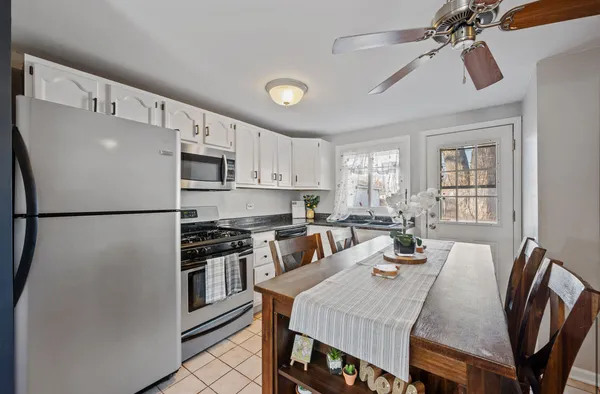 $255,000 | 8948 South Main Street, Hometown, IL 60456