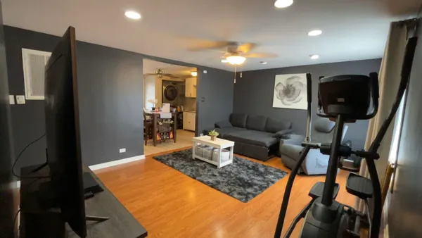 $255,000 | 8948 South Main Street, Hometown, IL 60456