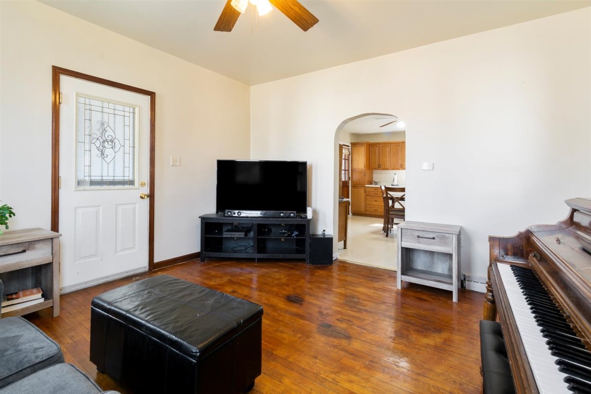404 West Madison Street Athens, IL 62613 - Photo 6 of 21 Gallery Image 6