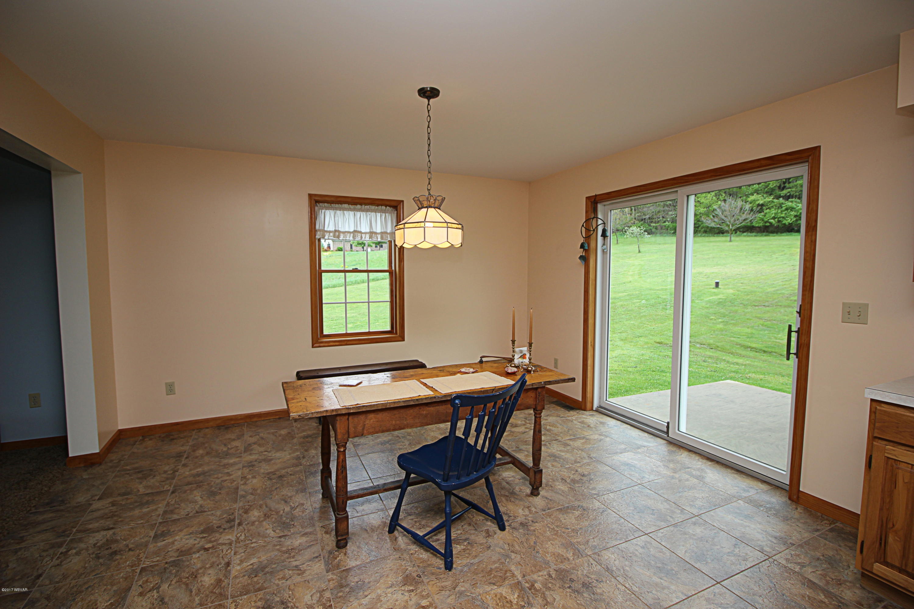 LickRun-Dining Area