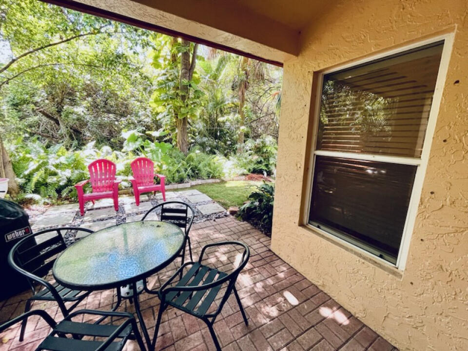 1039 Via Jardin Riviera Beach, FL 33418 - Photo 16 of 23 15