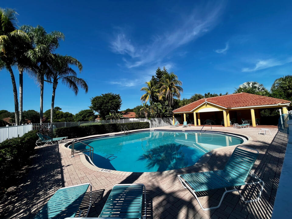 1039 Via Jardin Riviera Beach, FL 33418 - Photo 20 of 23 19