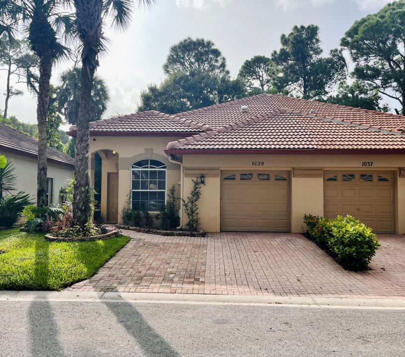 1039 Via Jardin Riviera Beach, FL 33418 - Photo 2 of 23 1