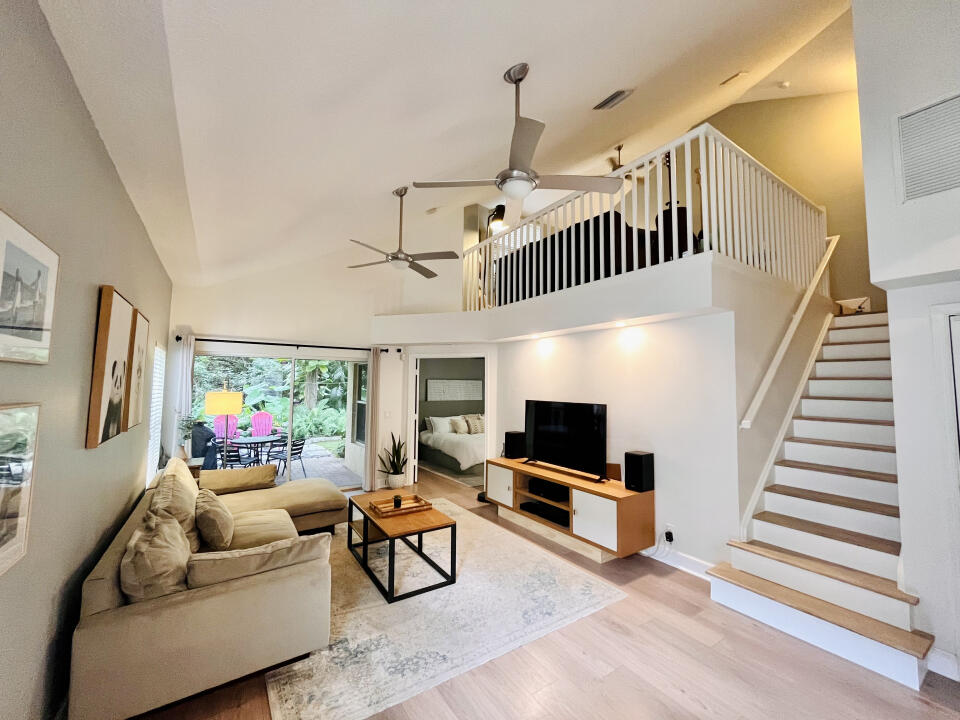 1039 Via Jardin Riviera Beach, FL 33418 - Photo 4 of 23 3