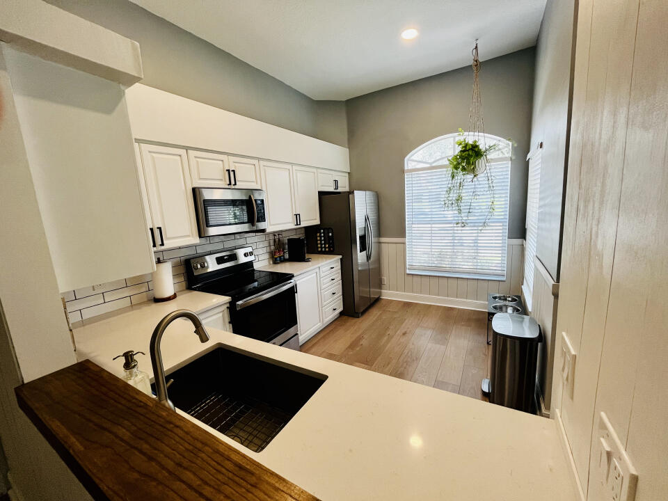 1039 Via Jardin Riviera Beach, FL 33418 - Photo 7 of 23 6