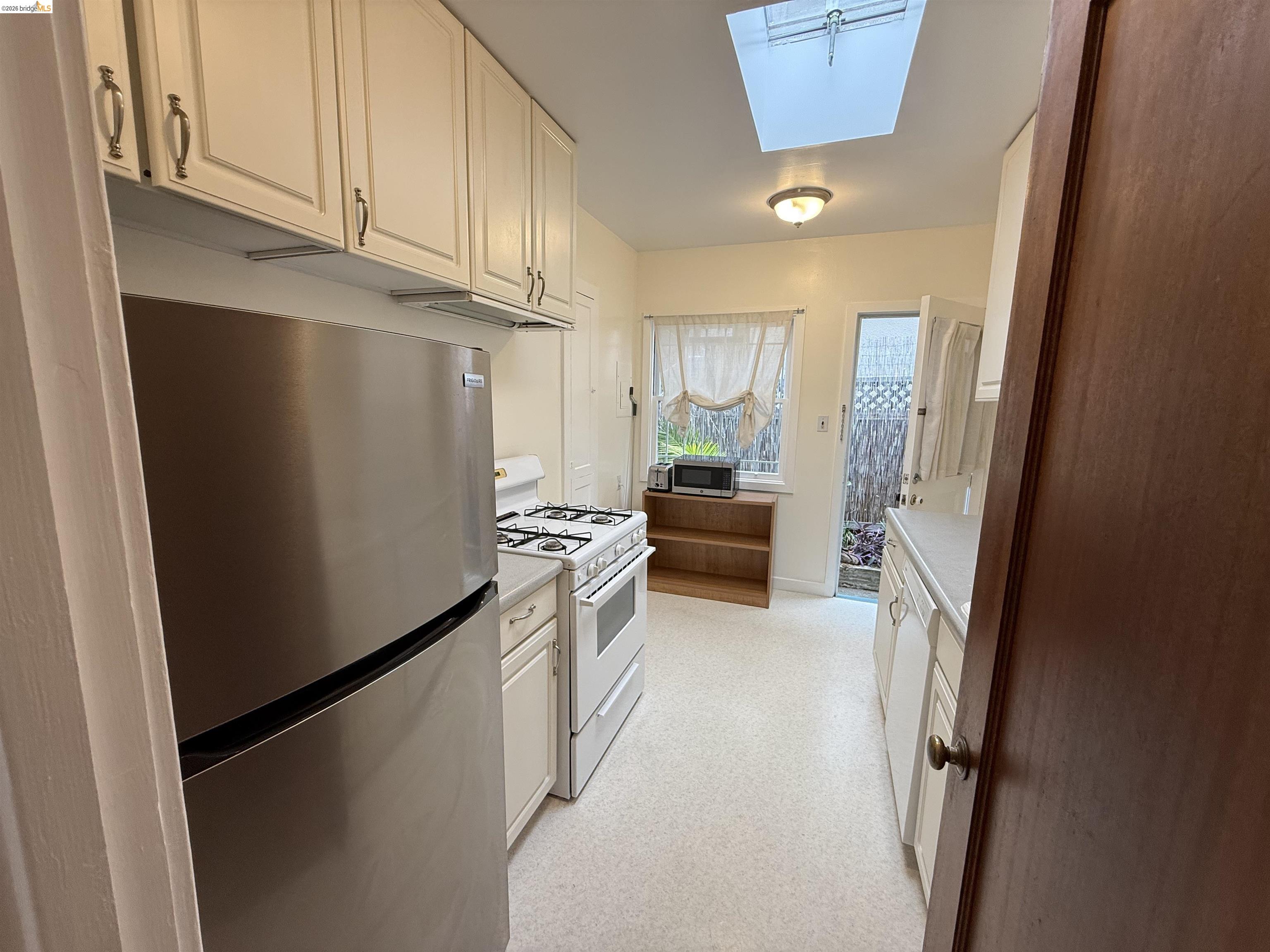 2444 Virginia Street, Unit B Berkeley, CA 94709 - Photo 24 of 39