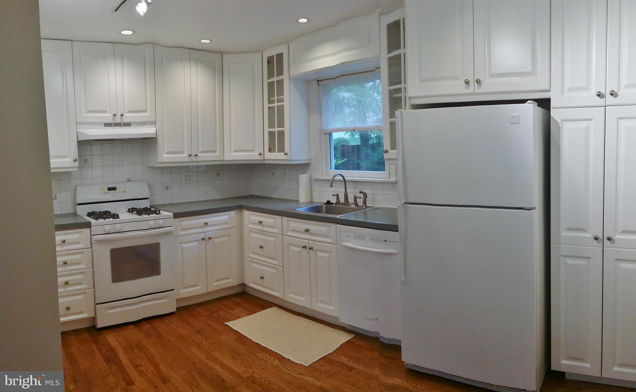 112 Calvert Road Rockville, MD 20850 - Photo 4 of 13 Kitchen