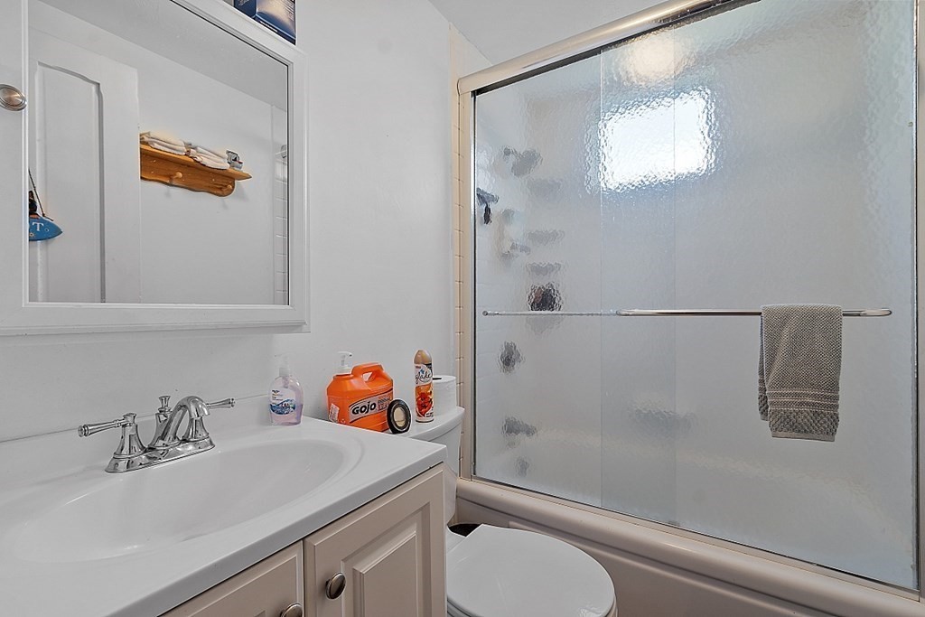 31 Coral Street Worcester, MA 01604 - Photo 9 of 21