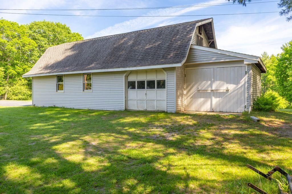 33 McLellan Road Gorham, ME 04038 - Photo 7 of 50 Oversized Garage