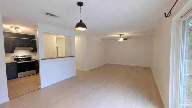 $1,695 | 5317 East Avenida De Golf, Pace, FL 32571