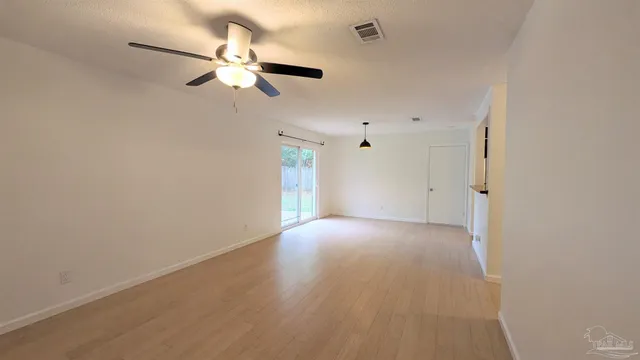 $1,695 | 5317 East Avenida De Golf, Pace, FL 32571