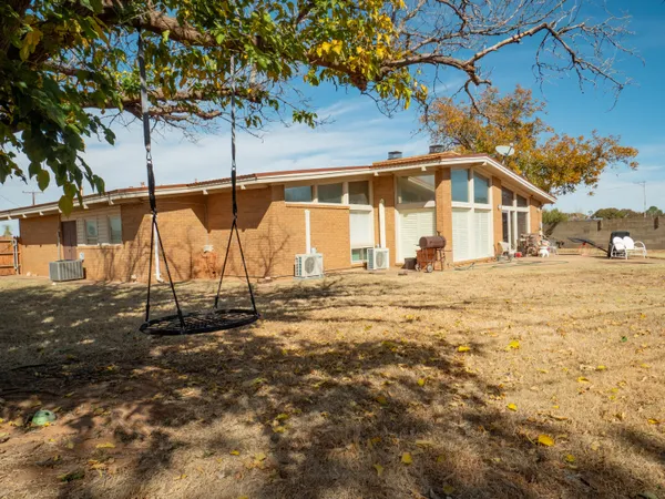 $320,000 | 1011 North 22nd Street, Lamesa, TX 79331