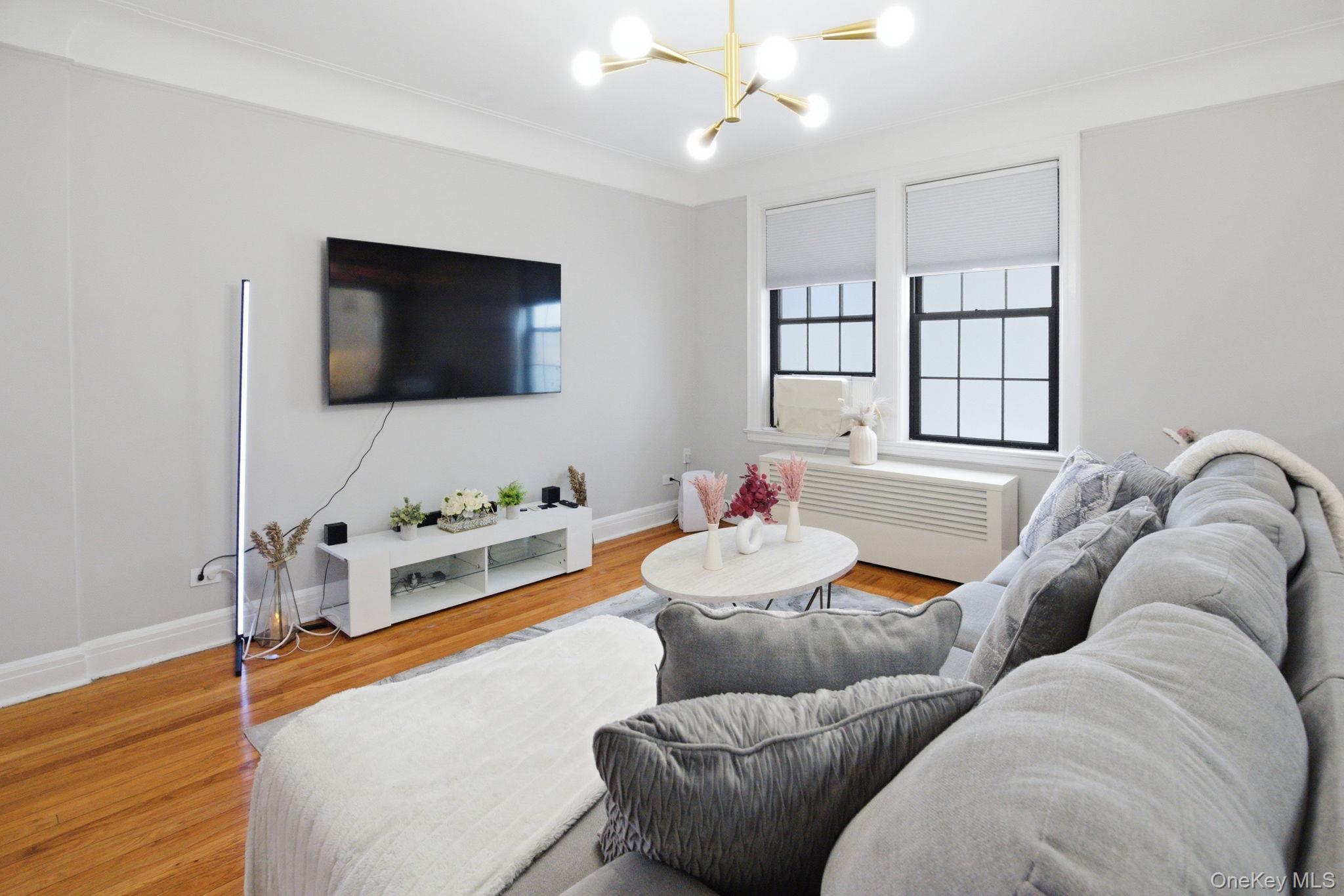 26 Pondfield Road, Unit 4F Bronxville, NY 10708 - Photo 5 of 20