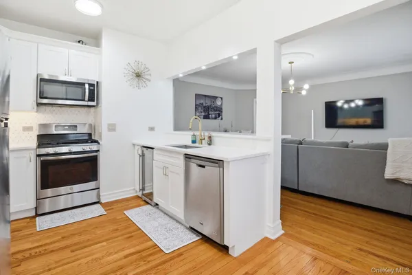 $3,600 | 26 Pondfield Road, Unit 4F, Bronxville, NY 10708