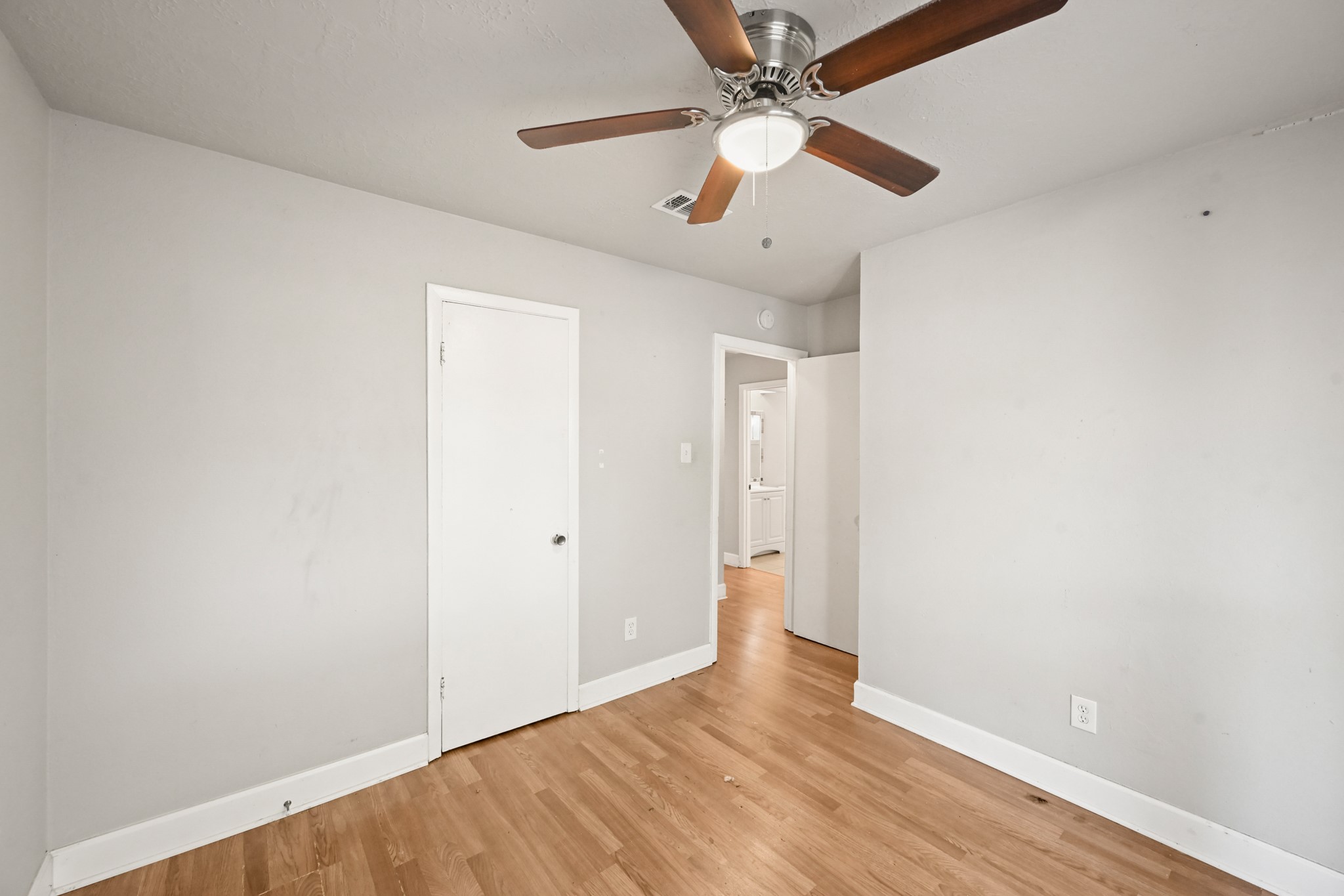 19302 Pocito Court Humble, TX 77346 - Photo 16 of 28 Another view of the bedroom.