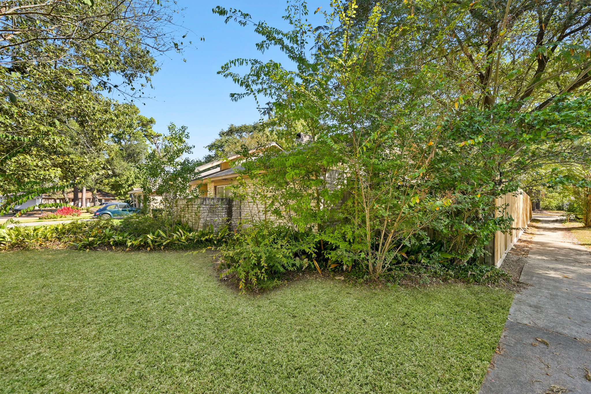 19302 Pocito Court Humble, TX 77346 - Photo 27 of 28 View of the front right side of the home