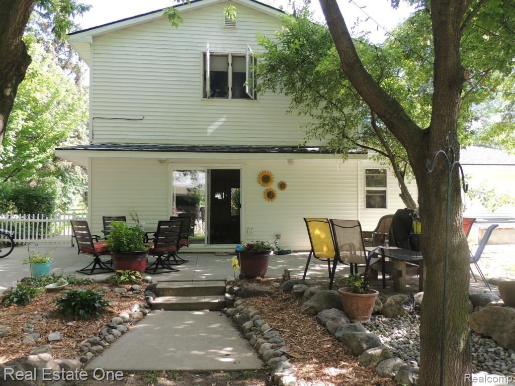 1848 June Avenue Rochester Hills, MI 48309 - Photo 5 of 28