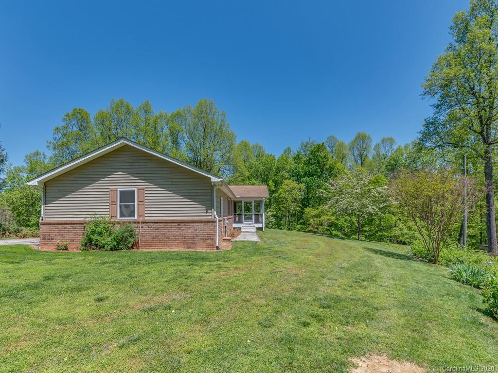 298 Macedonia Church Road Saluda, NC 28773 - Photo 11 of 48 Gallery Image 11