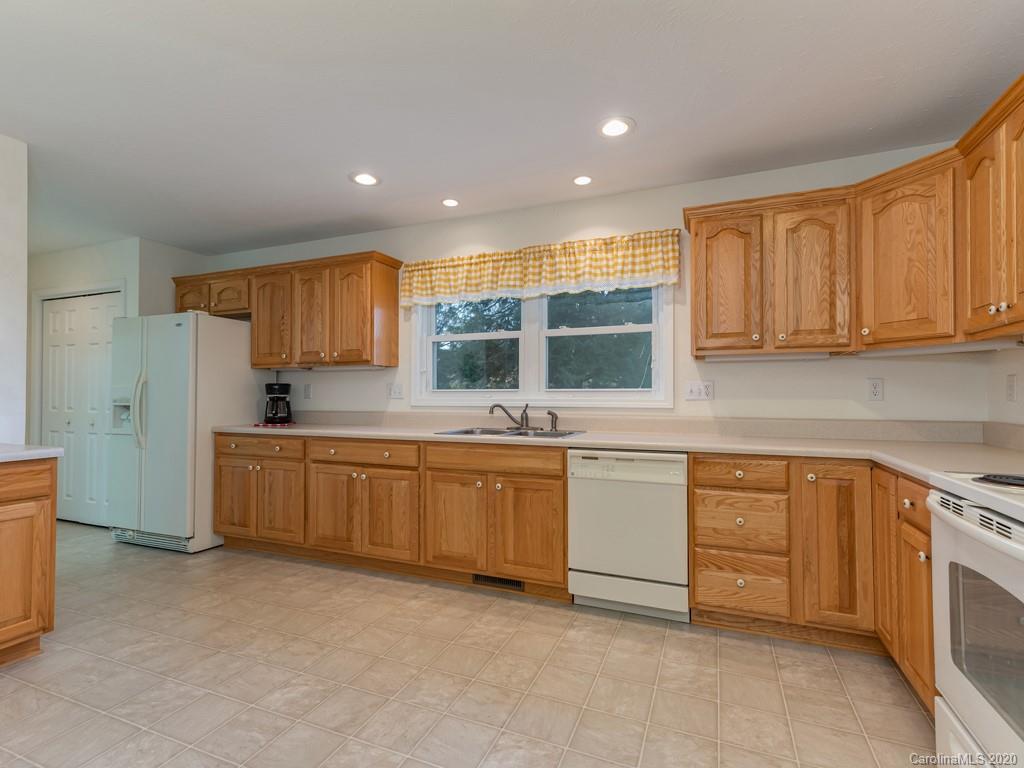 298 Macedonia Church Road Saluda, NC 28773 - Photo 43 of 48 Gallery Image 43