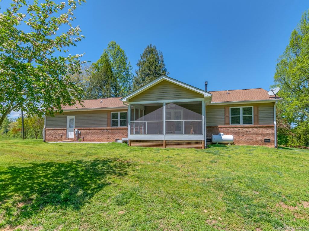 298 Macedonia Church Road Saluda, NC 28773 - Photo 8 of 48 Gallery Image 8