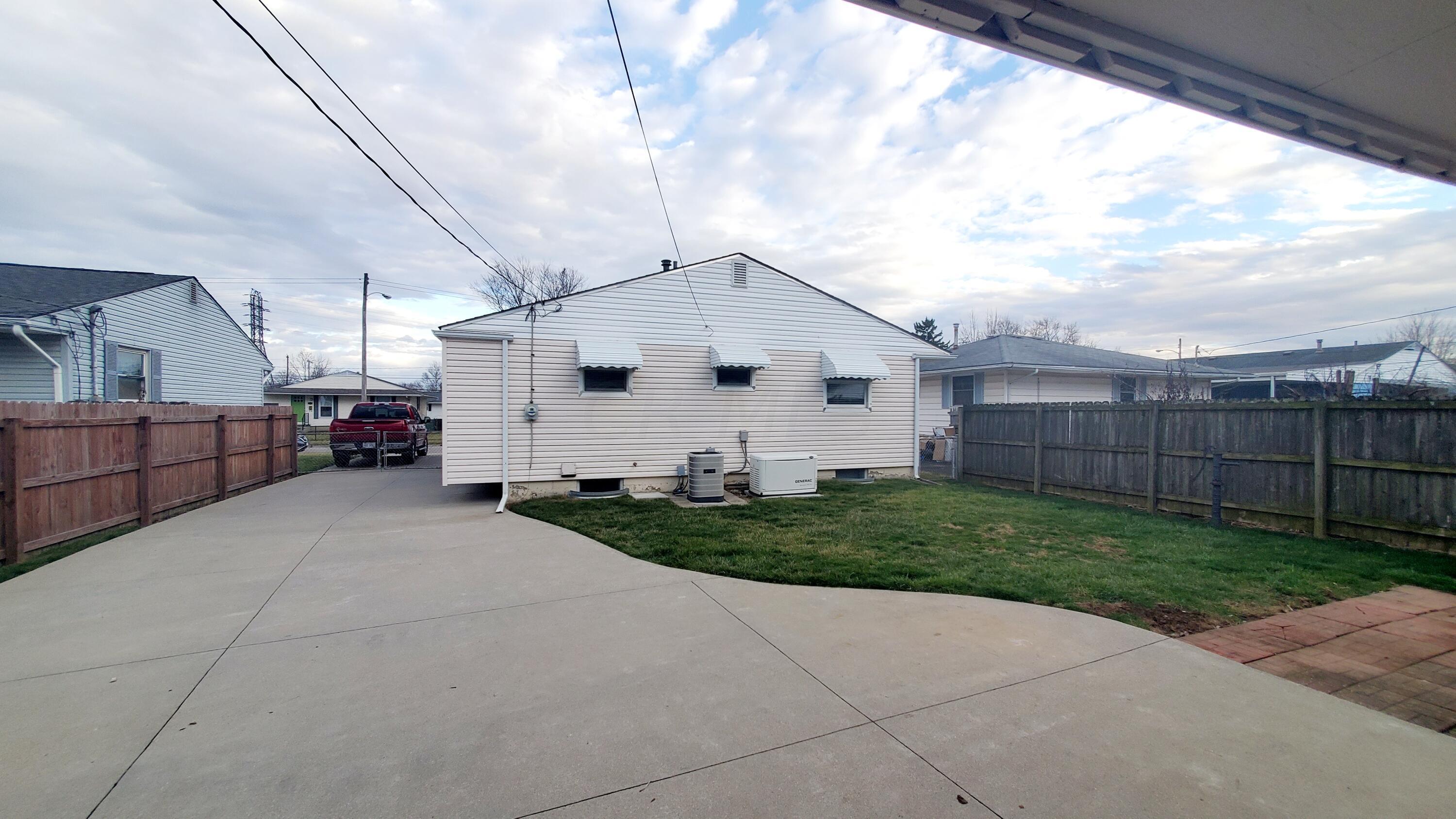 3105 Hillgate Road Columbus, OH 43207 - Photo 33 of 34 Back