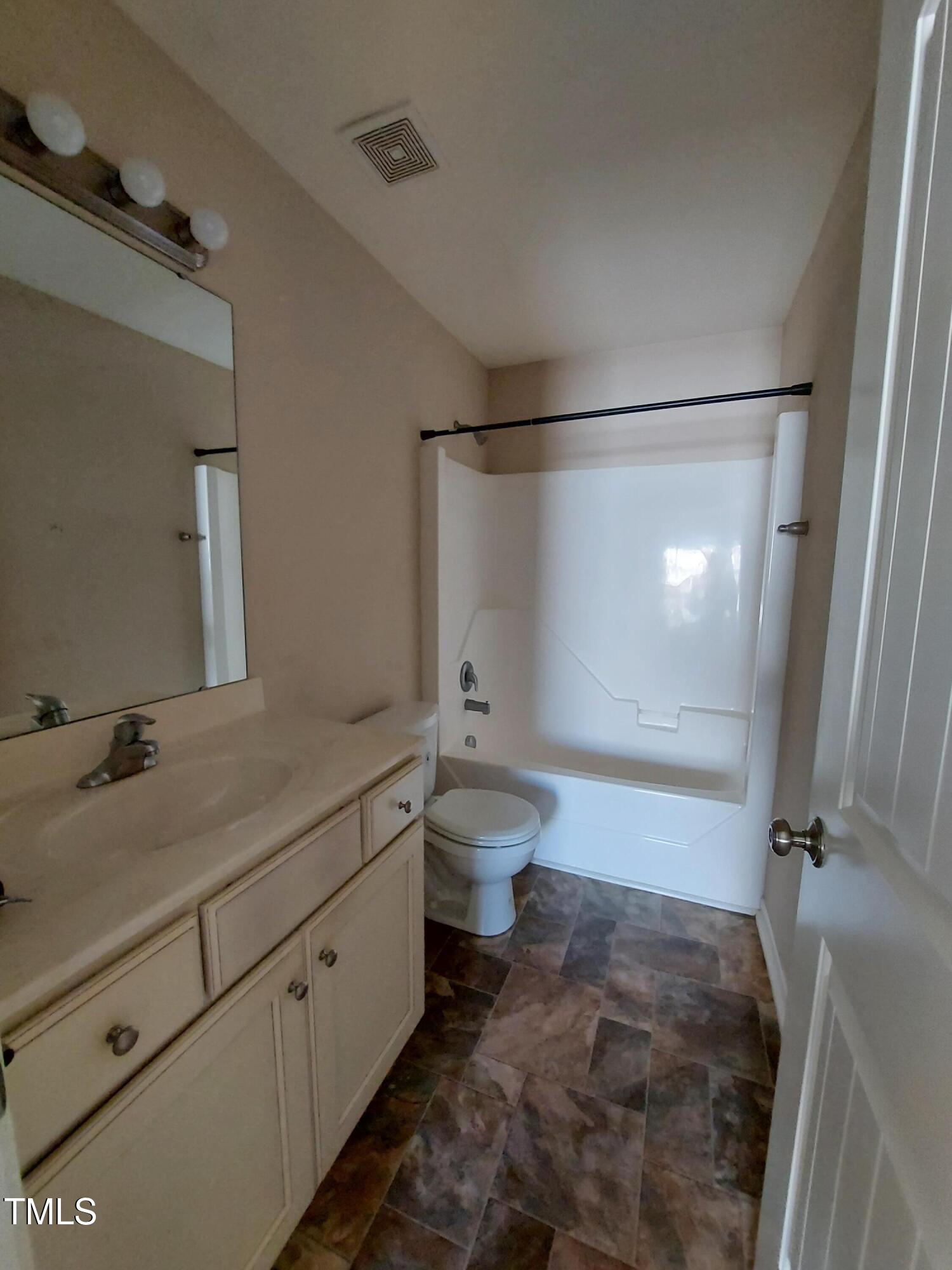 6432 Hatchies Drive Raleigh, NC 27610 - Photo 17 of 25 20241025_155352