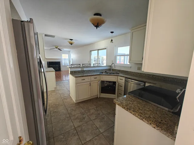 $2,500 | 1157 Aqueduct Way, Carmel, IN 46280