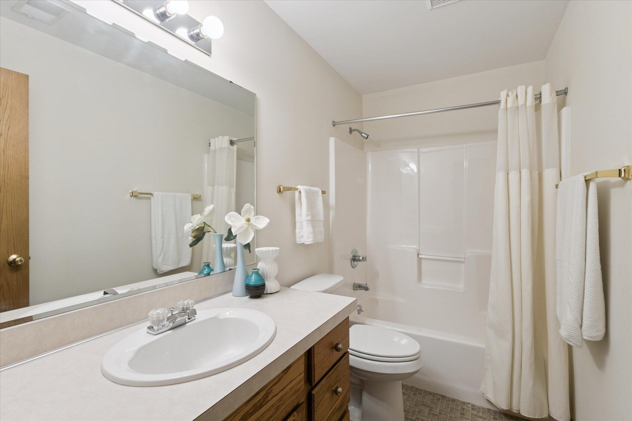 2486 Falcon Point Drive Northwest Grand Rapids, MI 49534 - Photo 25 of 40 24-2486-Falcon-Point-Dr-NW-Walker-MI-495